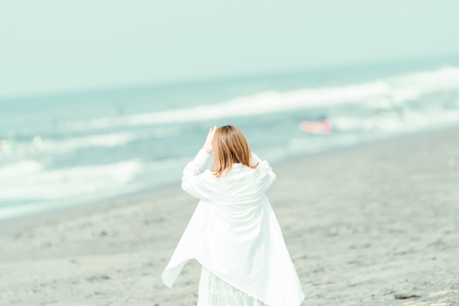 海辺で自分らしく過ごす仲間