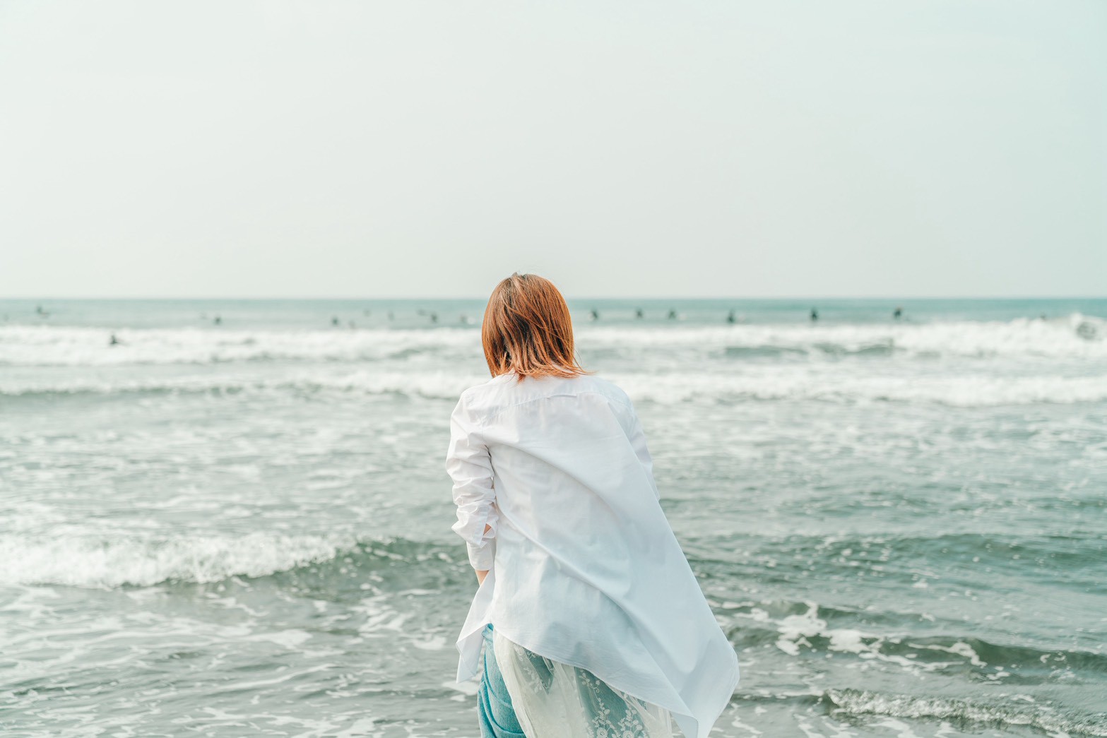 海辺で自分らしく過ごす仲間